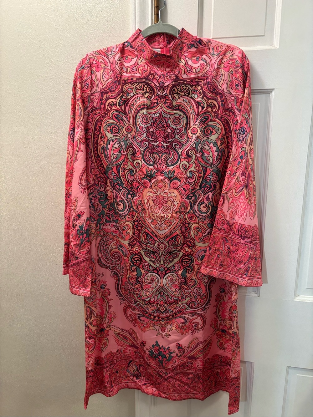 Uoozee Elegant Pink Paisley Midi Dress with High Neck
Size M - Picture 3 of 6